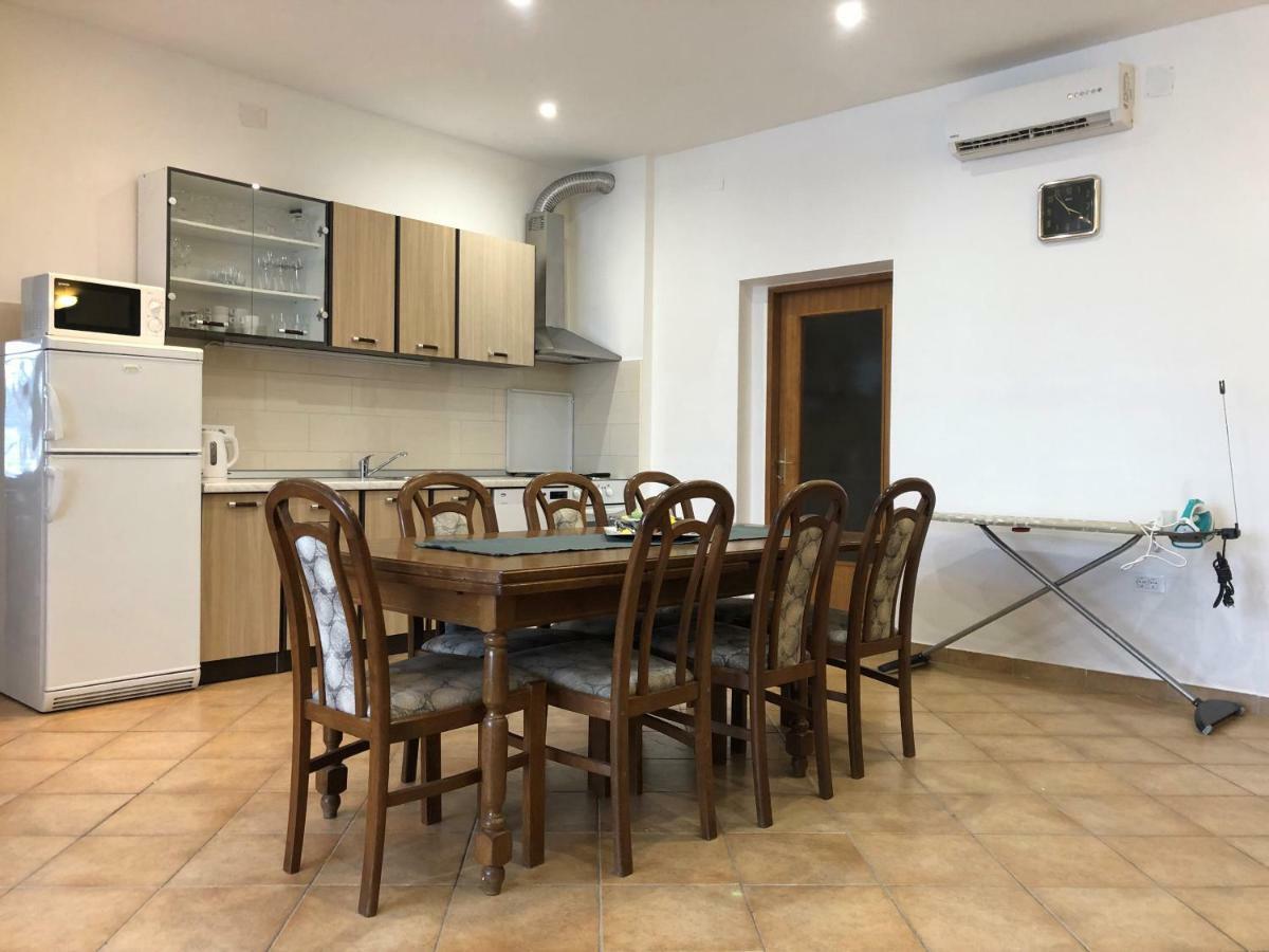 Apartmani I Sobe Ivancic1 Новий Винодольський Екстер'єр фото